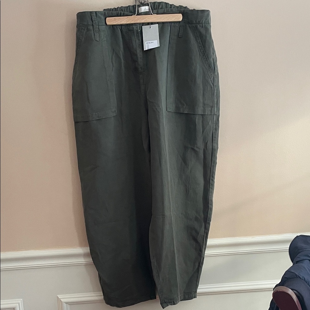 Poetry Brand size 18 Khaki pants Tencel Linen NWT stretch waist/ relaxed fit.